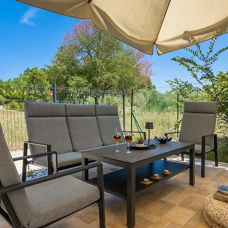 Villa Summerhouse Tia *